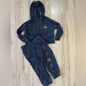 Vineyard vines • Star Patterned Hoodie and Jogger Set • 3t • gently used